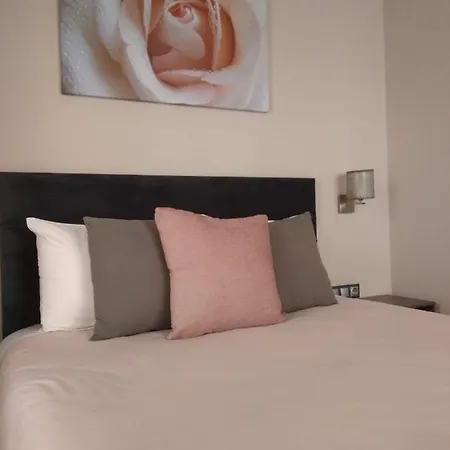 Marina's Luxury * Anabolu